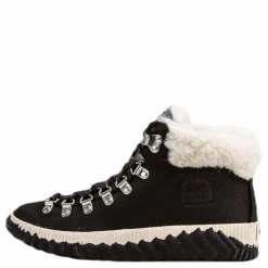 Out n About Plus Conquest Black