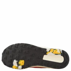 Terrex Trailmaker Hiking Shoes Coral Fusion / Wonder White / Solar Gold