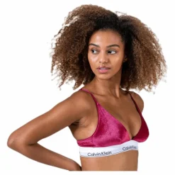 Unlined Triangle Red