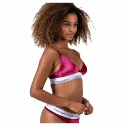 Unlined Triangle Red