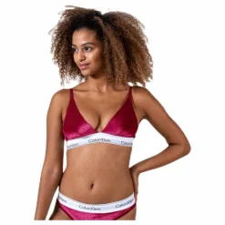 Unlined Triangle Red